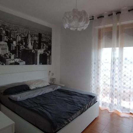 Ferienwohnung La Casa Dei Viaggiatori - Viareggio - Posto Auto Gratuito Exterior foto