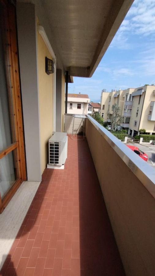 Ferienwohnung La Casa Dei Viaggiatori - Viareggio - Posto Auto Gratuito Exterior foto