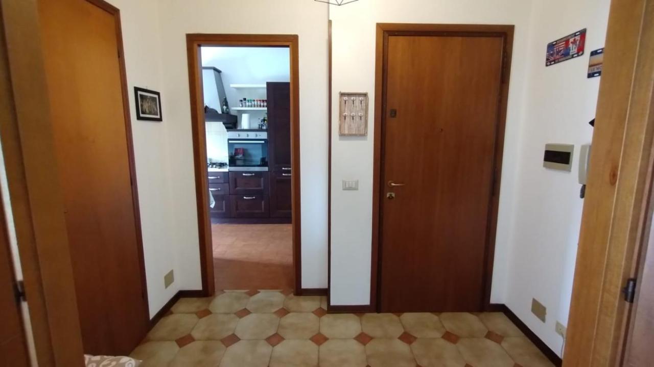 Ferienwohnung La Casa Dei Viaggiatori - Viareggio - Posto Auto Gratuito Exterior foto