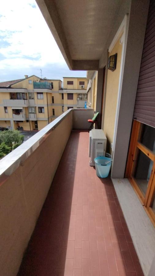 Ferienwohnung La Casa Dei Viaggiatori - Viareggio - Posto Auto Gratuito Exterior foto